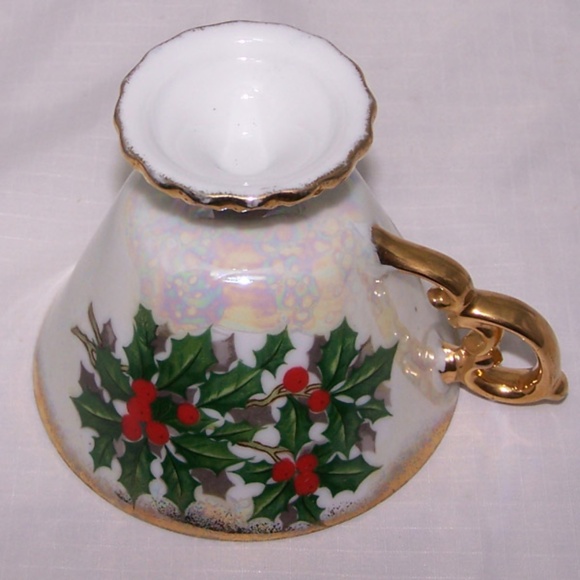 VTG - Ucagco Christmas "December Holly" Lusterware Tea Cup and Saucer - Picture 4 of 9